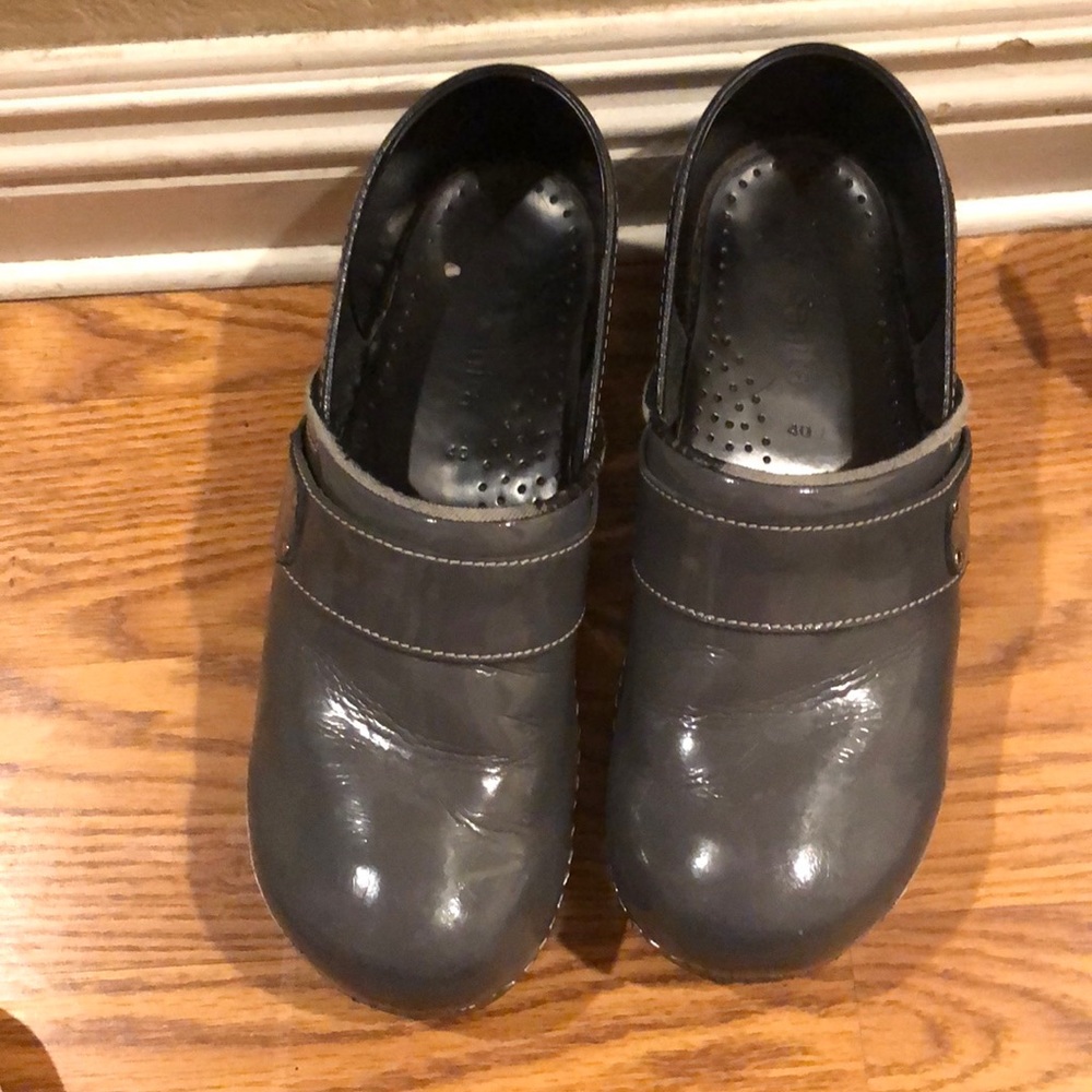 Koi sanita clogs